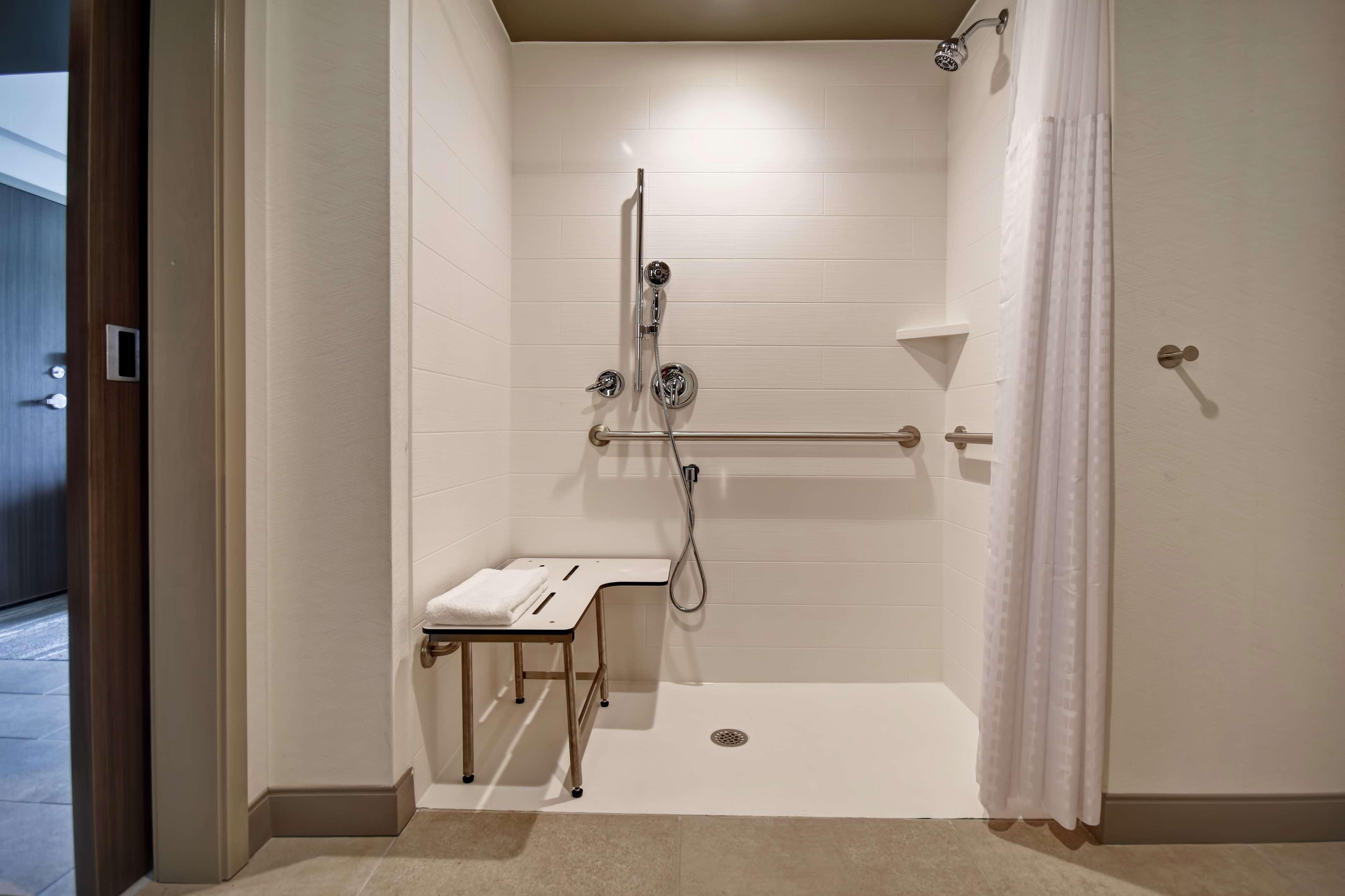 Hilton Garden Inn Lansing West Eksteriør billede