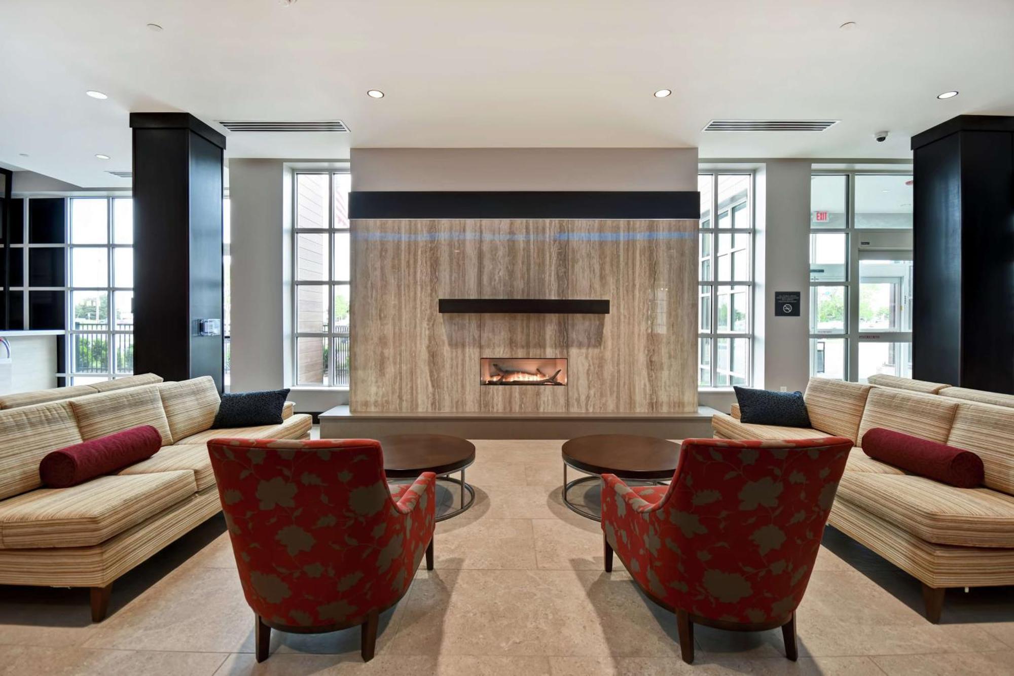 Hilton Garden Inn Lansing West Eksteriør billede