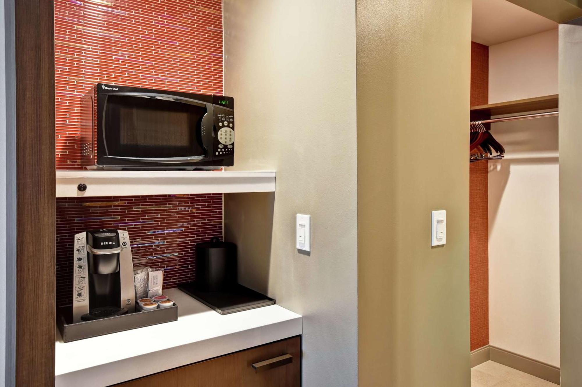 Hilton Garden Inn Lansing West Eksteriør billede
