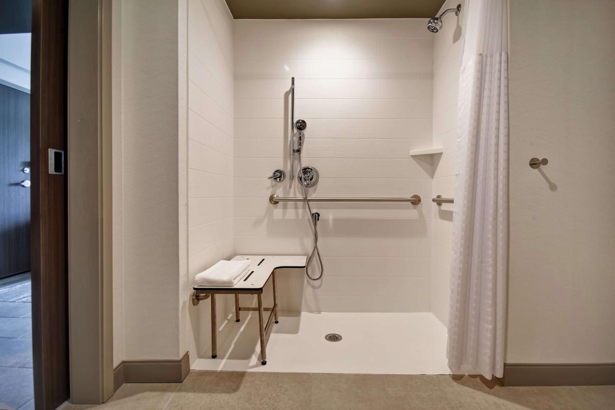 Hilton Garden Inn Lansing West Eksteriør billede