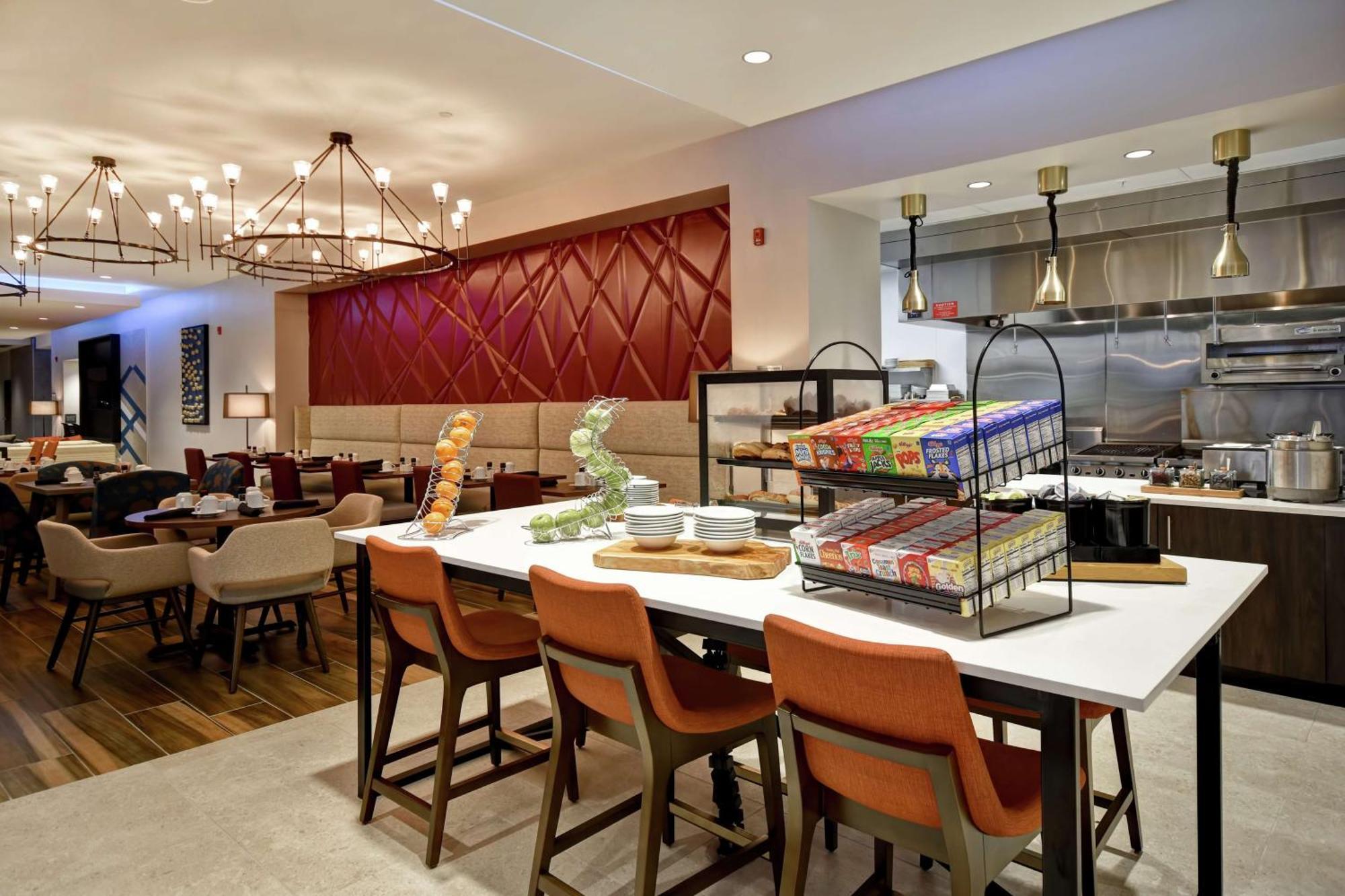 Hilton Garden Inn Lansing West Eksteriør billede