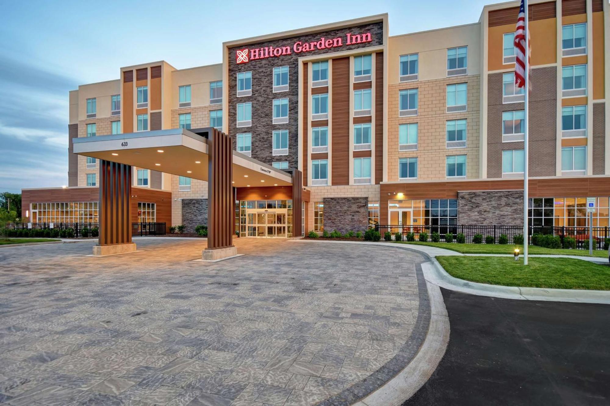 Hilton Garden Inn Lansing West Eksteriør billede